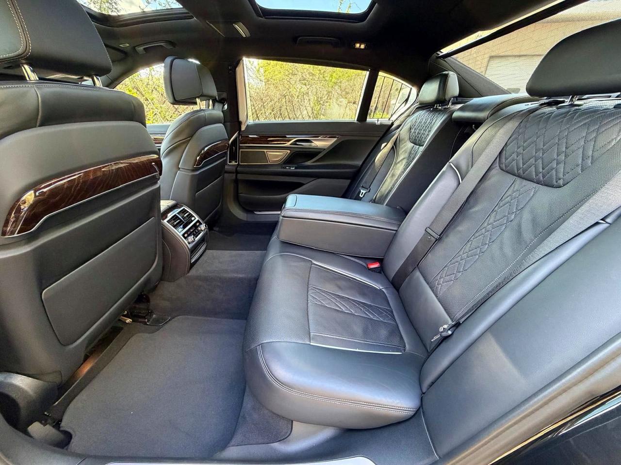 2022 BMW 7-Series 740 — ?