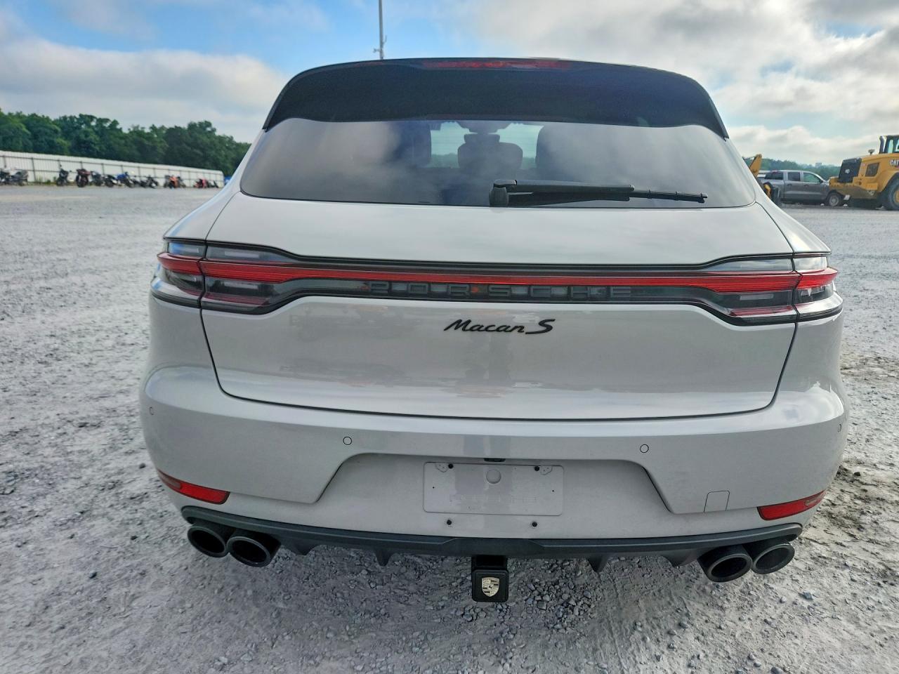 2020 PORSCHE MACAN — ?