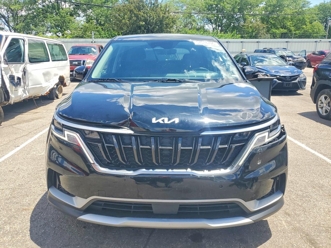 2024 KIA CARNIVAL — ?
