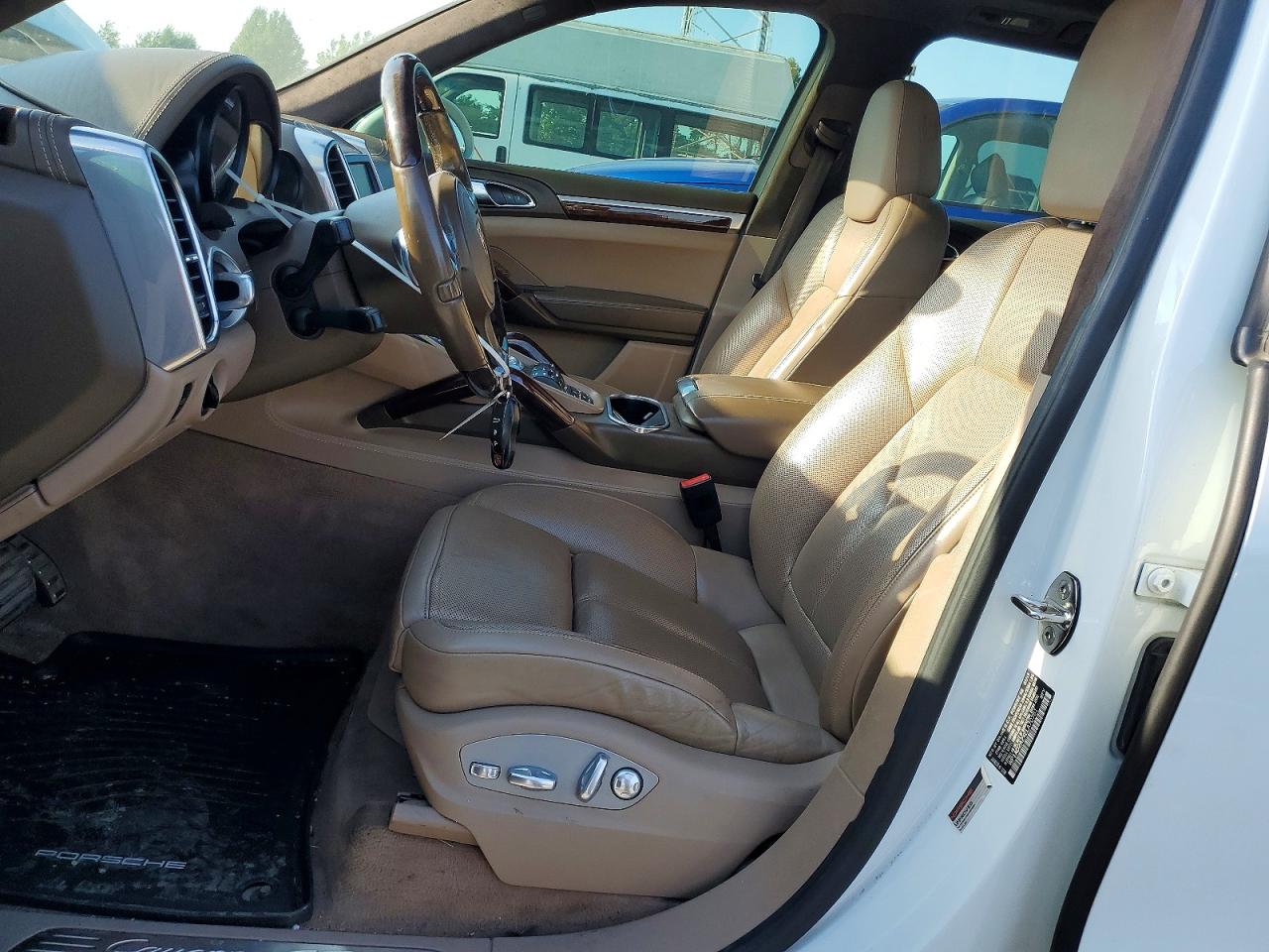 2014 PORSCHE CAYENNE