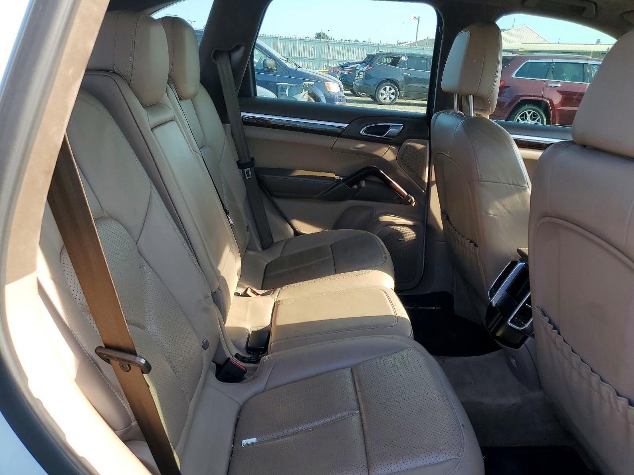 2014 PORSCHE CAYENNE