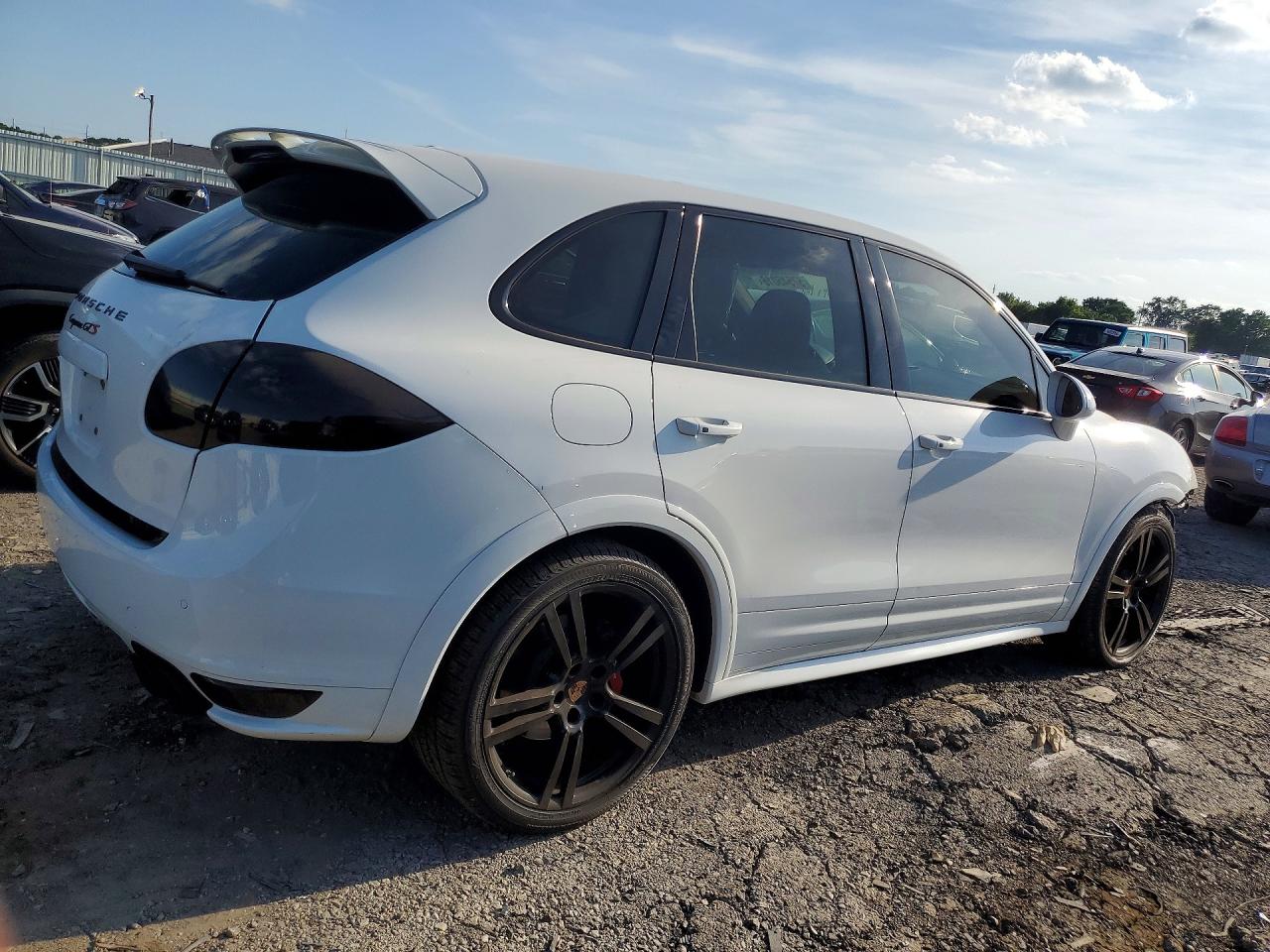 2014 PORSCHE CAYENNE