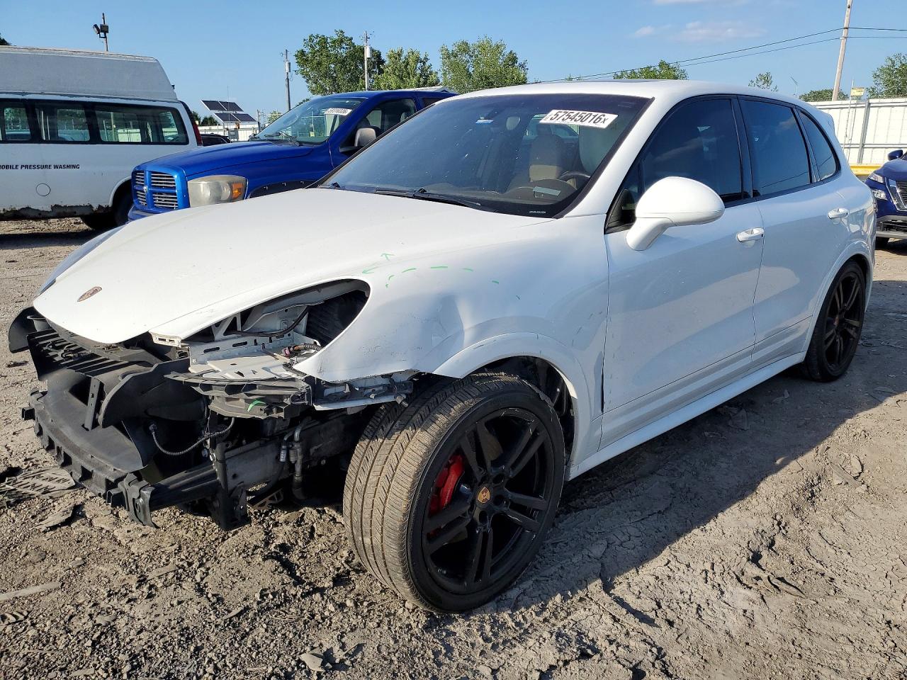 2014 PORSCHE CAYENNE