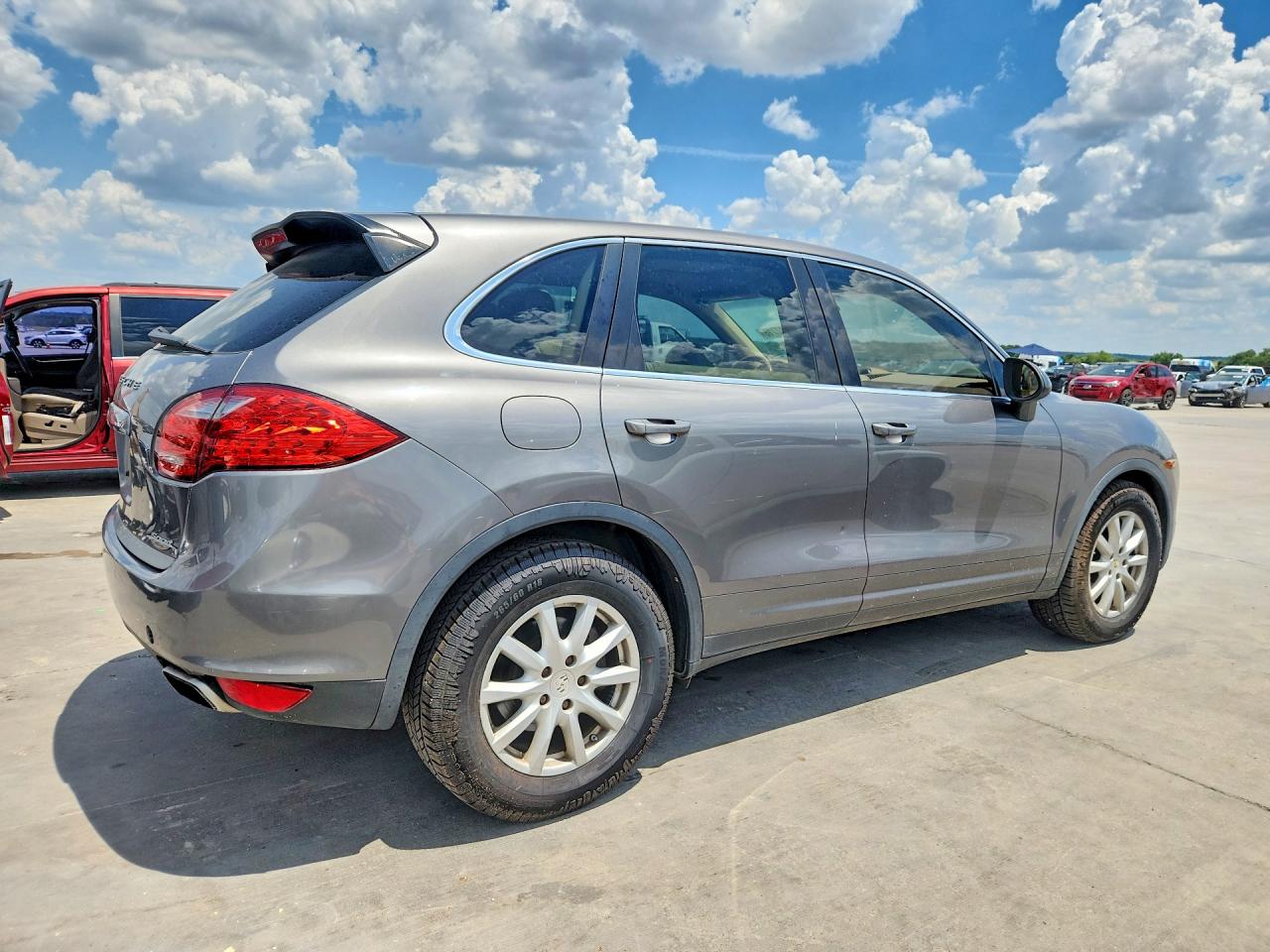 2011 PORSCHE CAYENNE — ?