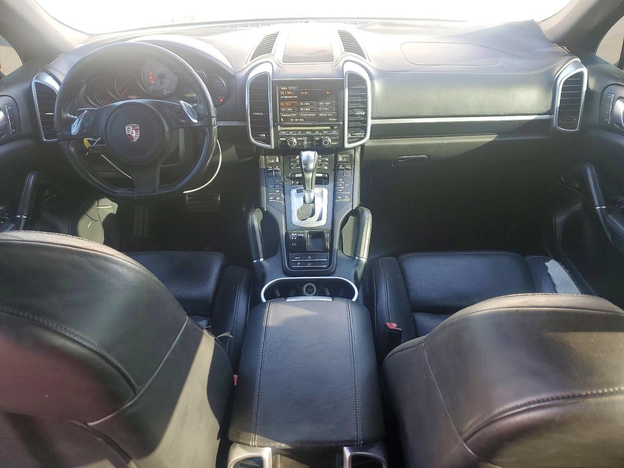 2011 PORSCHE CAYENNE — ?