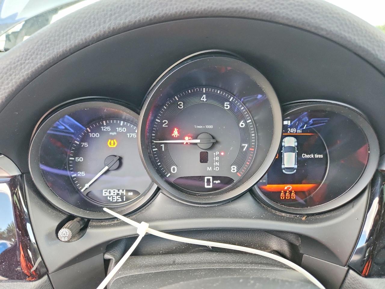 2022 PORSCHE MACAN — ?