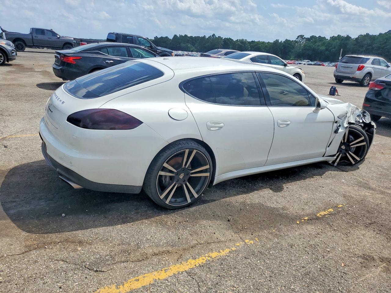 2014 PORSCHE PANAMERA