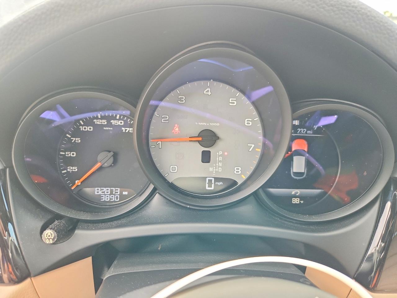 2019 PORSCHE MACAN