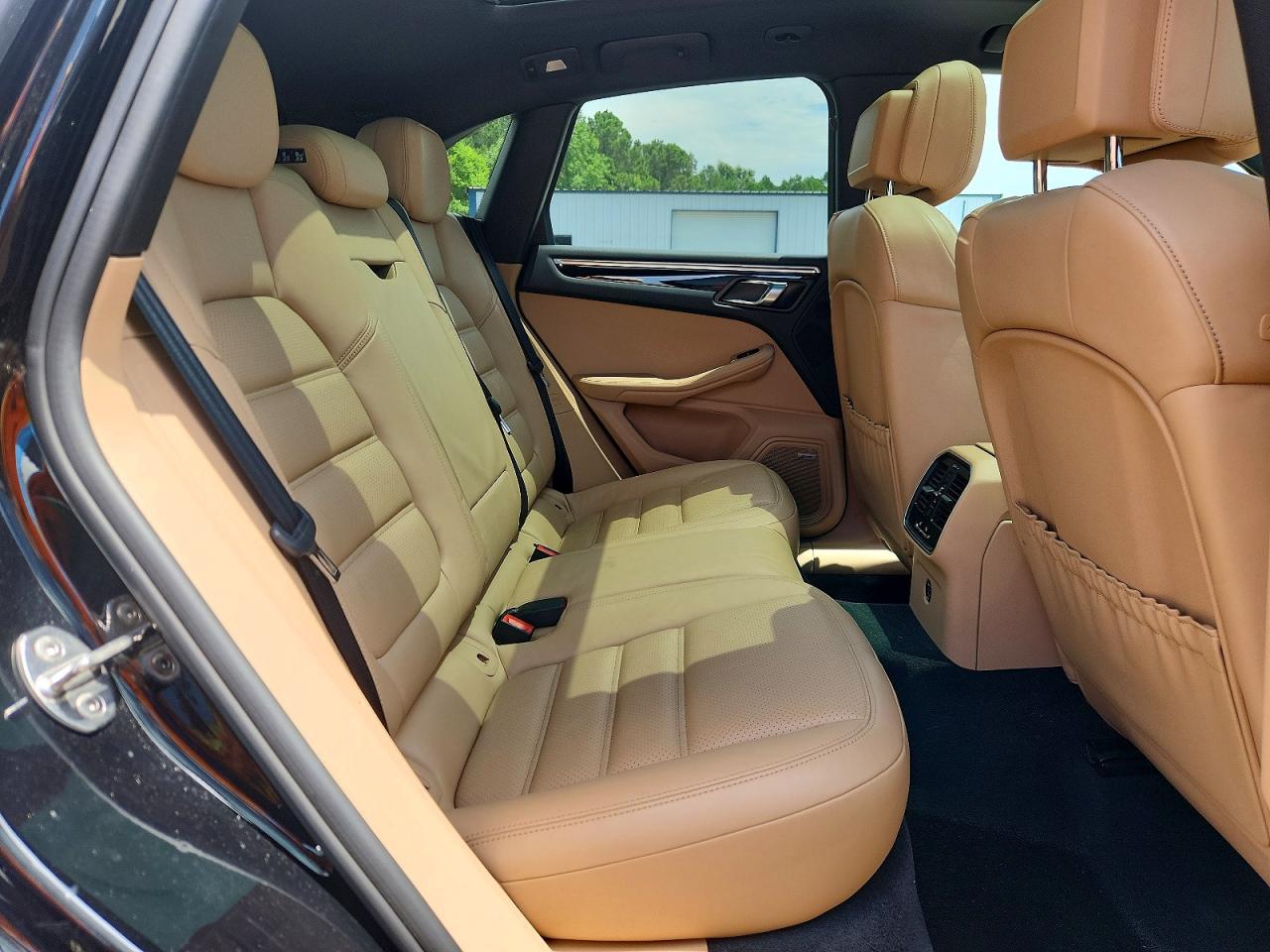 2019 PORSCHE MACAN