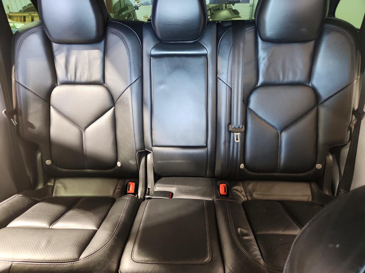 2011 PORSCHE CAYENNE — ?