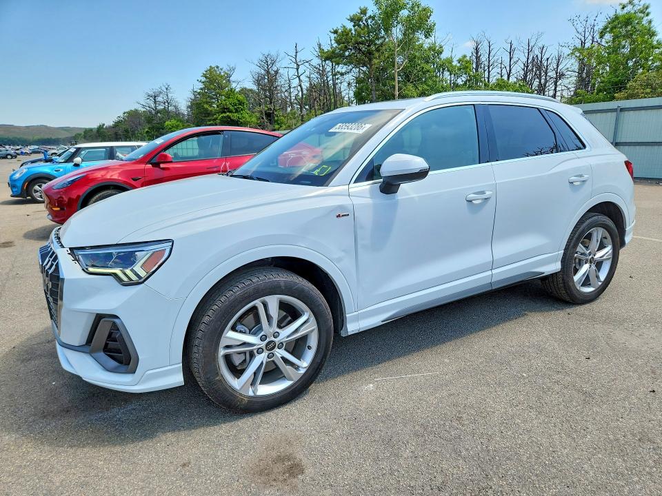 2024 AUDI Q3 — ?