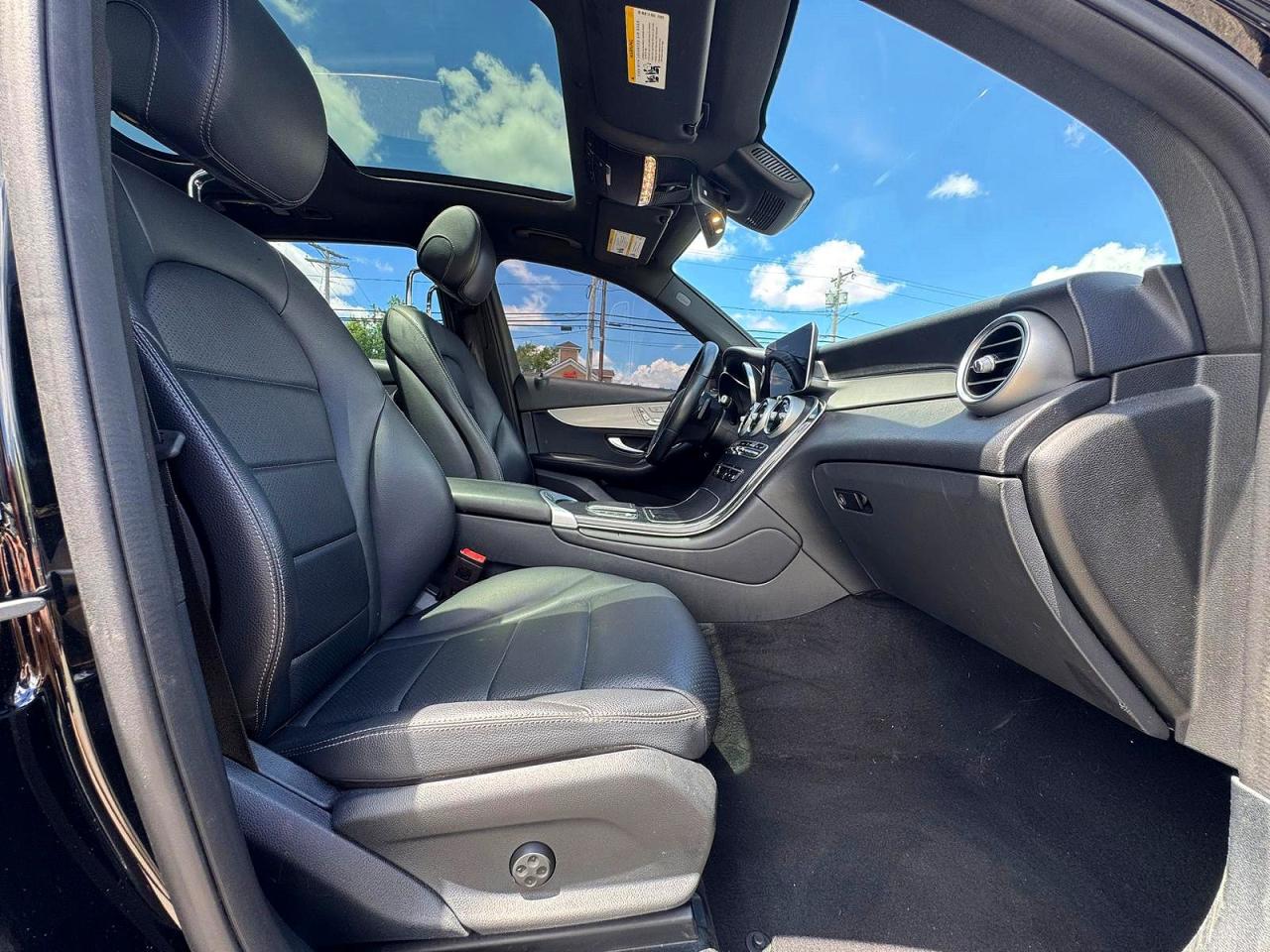 2022 MERCEDES-BENZ GLC