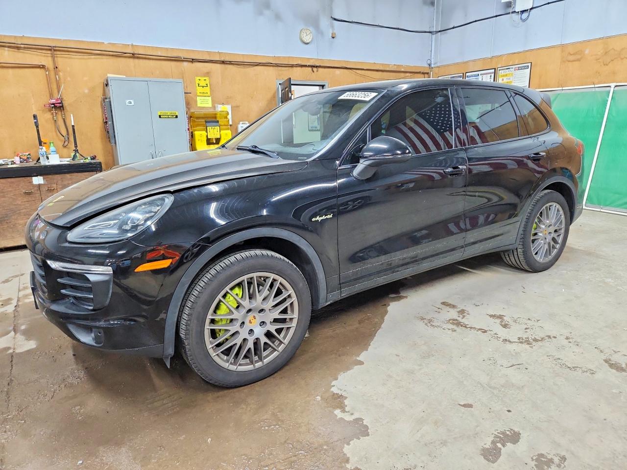 2016 PORSCHE CAYENNE — ?