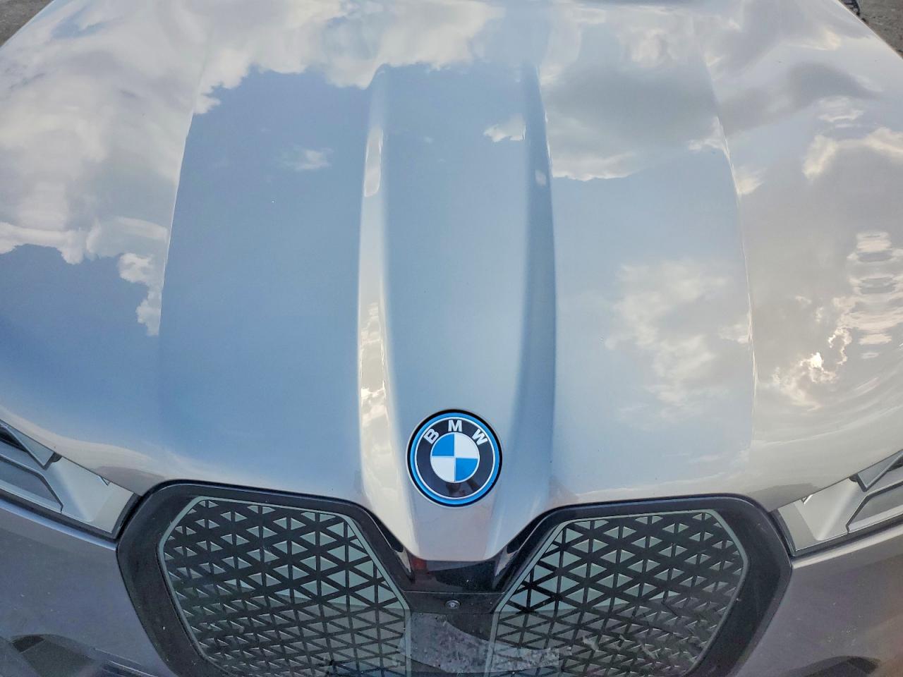 2023 BMW IX