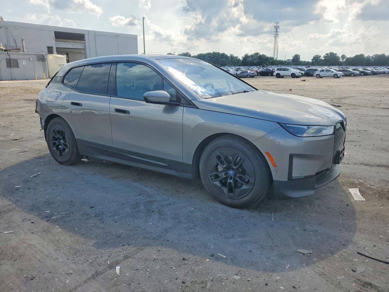 2023 BMW IX