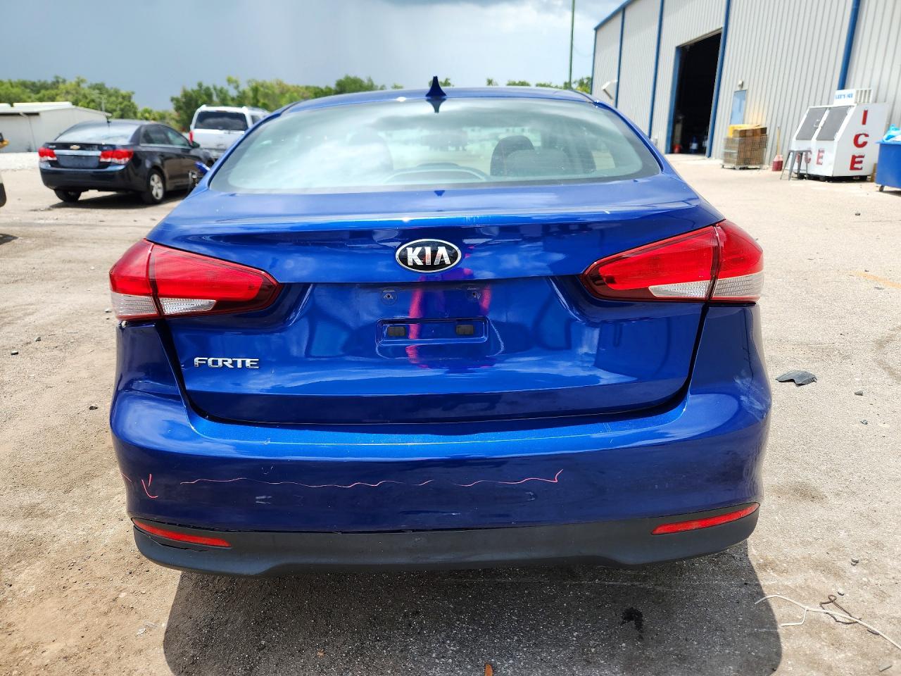 2017 KIA FORTE