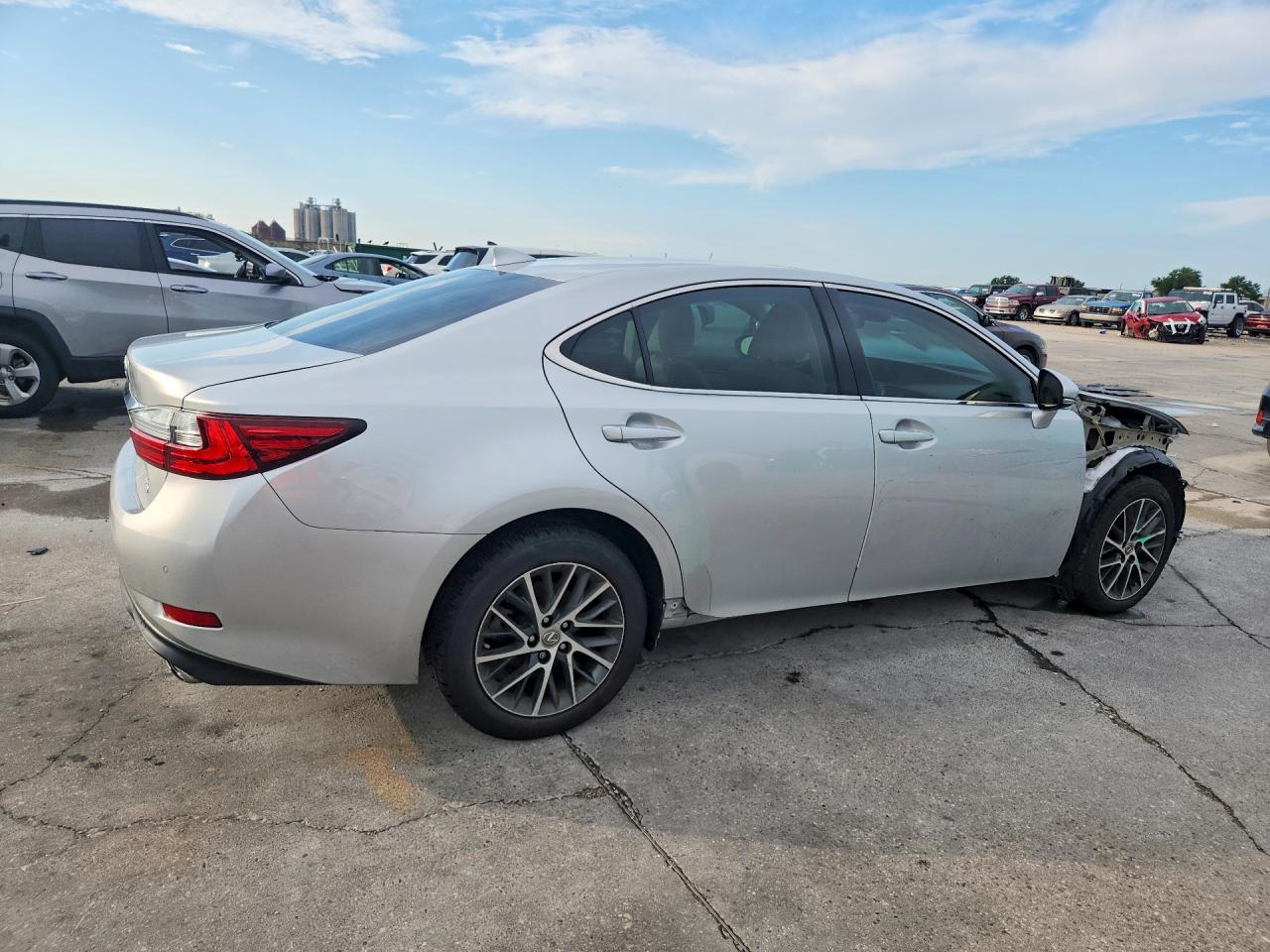 2018 LEXUS ES