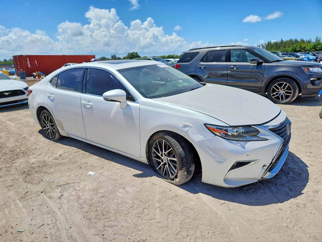 2016 LEXUS ES