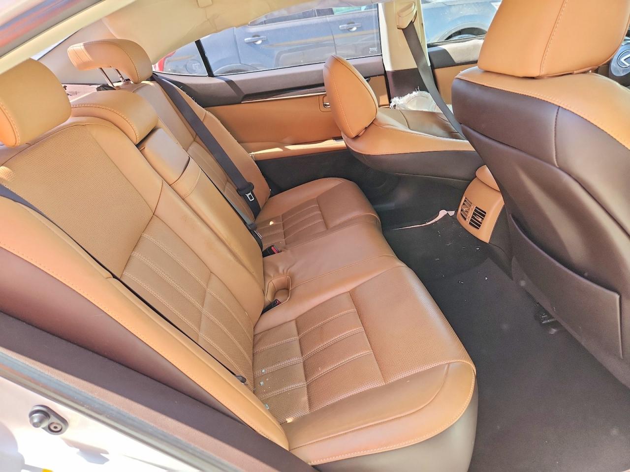 2016 LEXUS ES