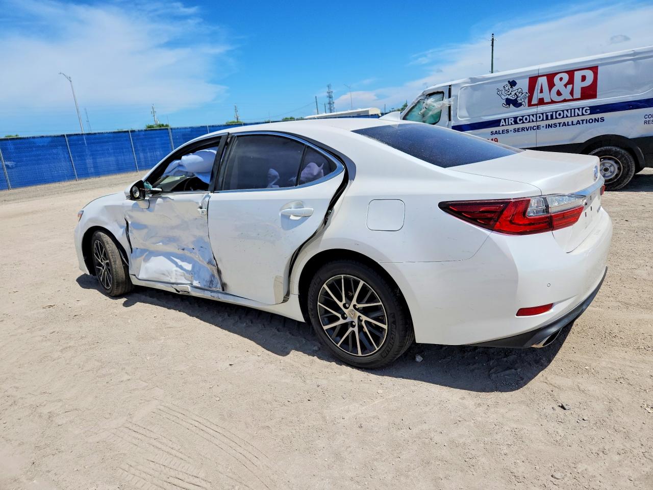 2016 LEXUS ES
