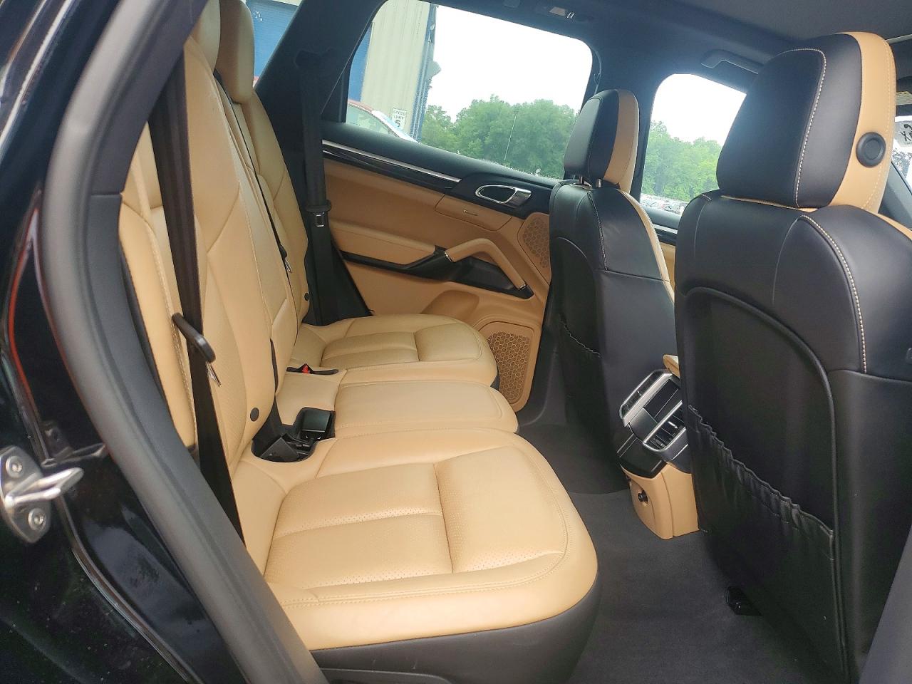 2016 PORSCHE CAYENNE — ?