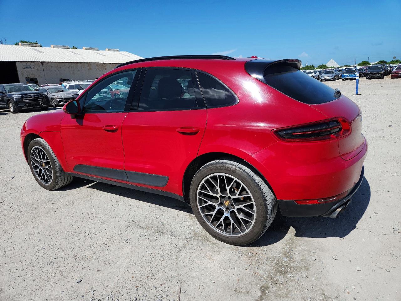 2018 PORSCHE MACAN — ?