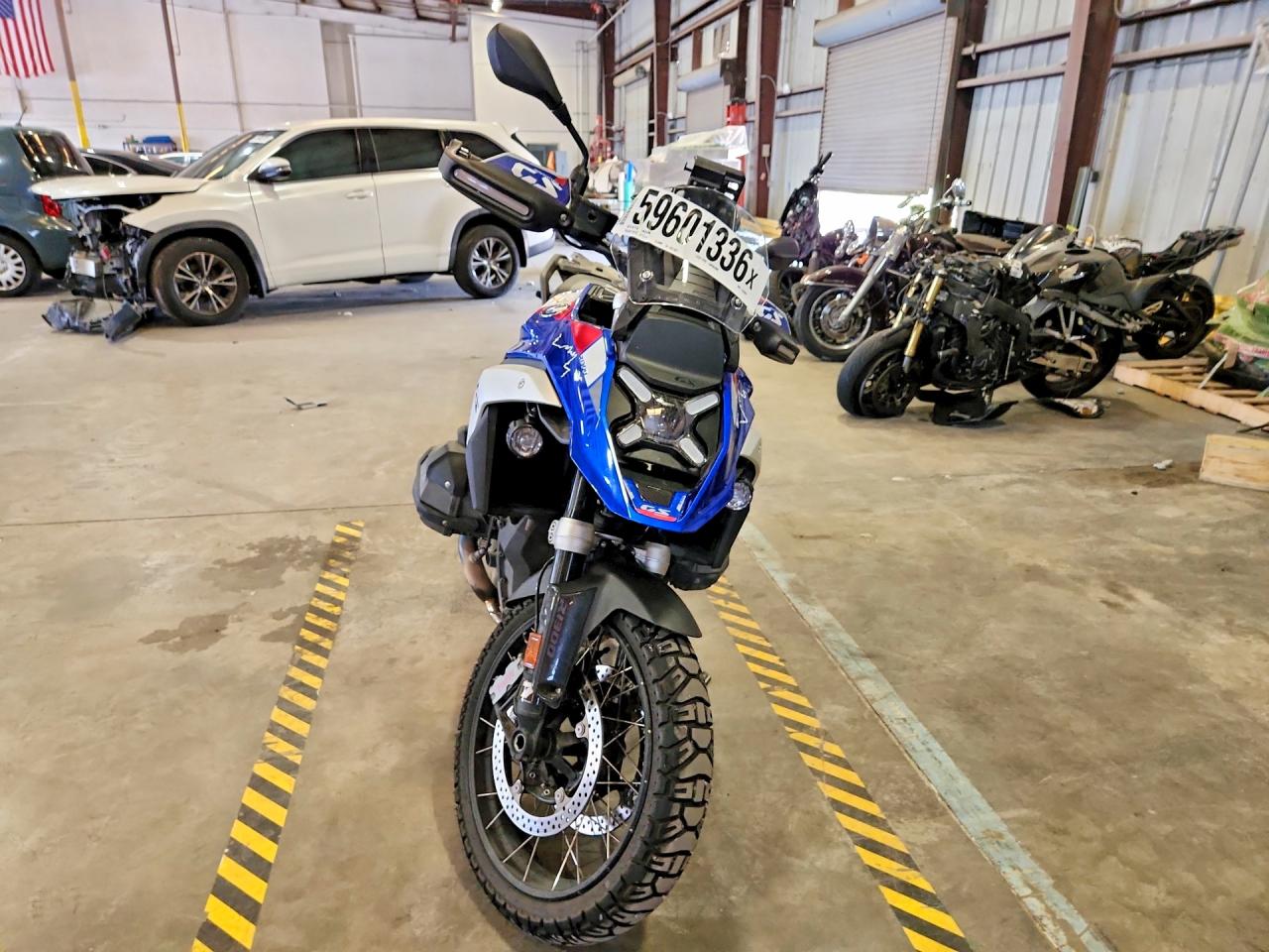 2025 BMW KA1 R 1300