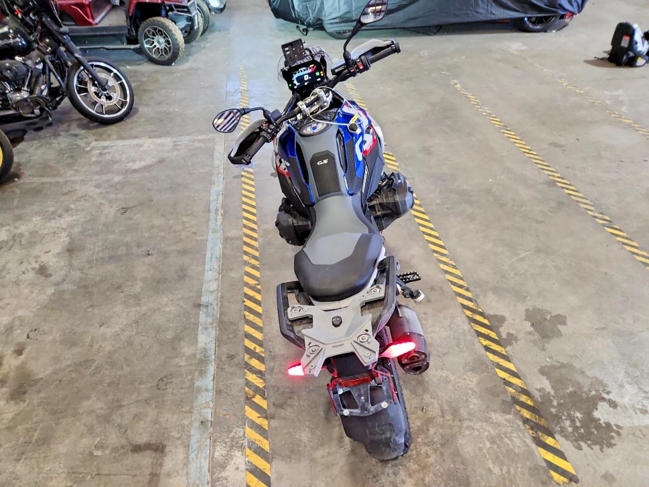 2025 BMW KA1 R 1300