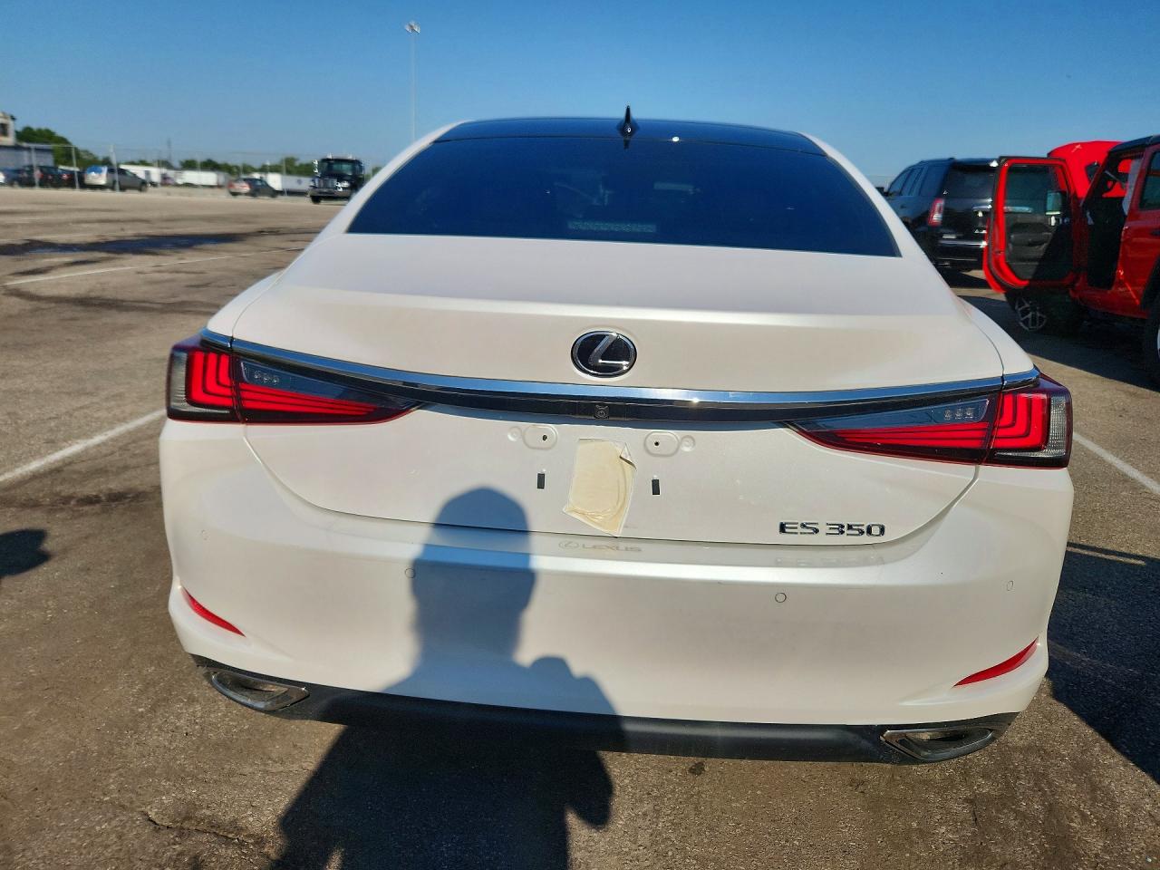 2019 LEXUS ES