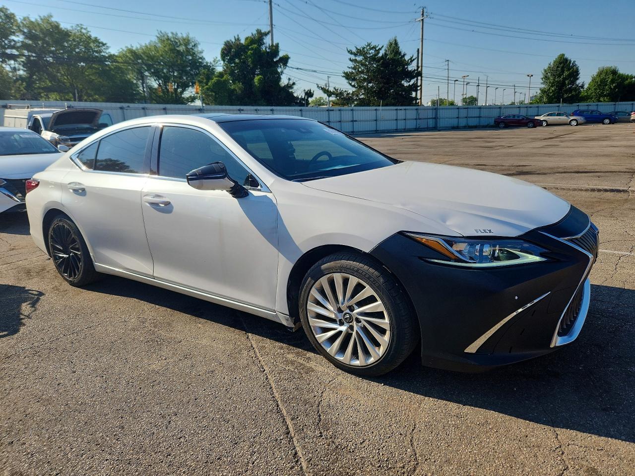 2019 LEXUS ES