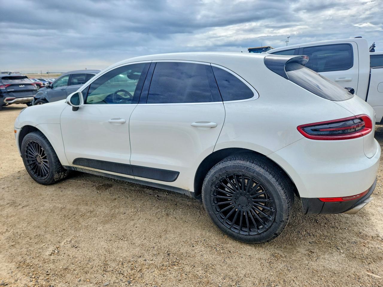 2015 PORSCHE MACAN — ?