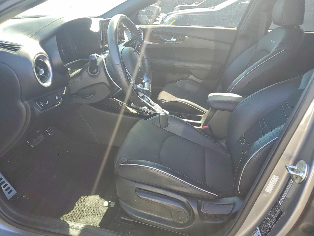 2023 KIA FORTE