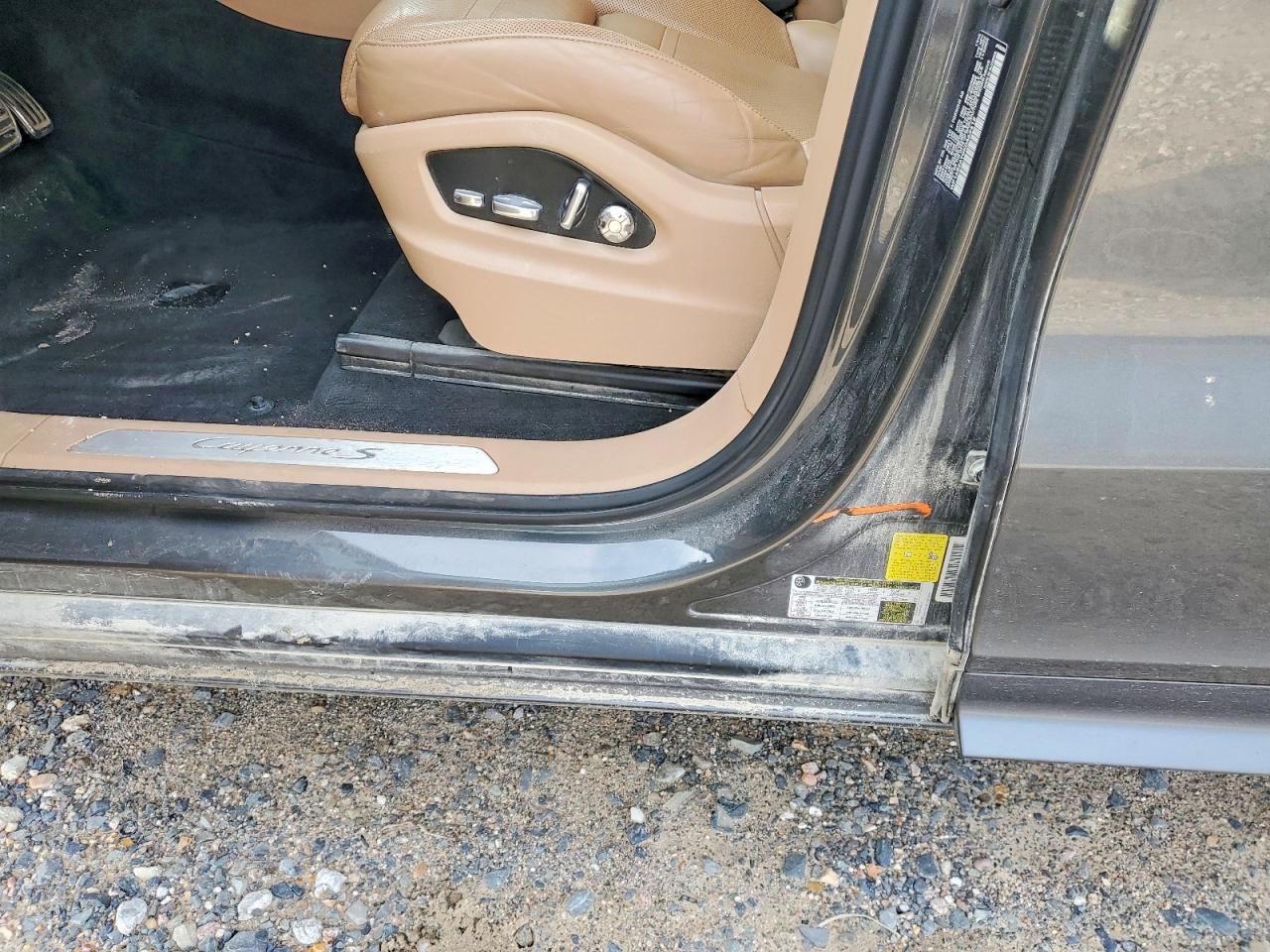 2019 PORSCHE CAYENNE