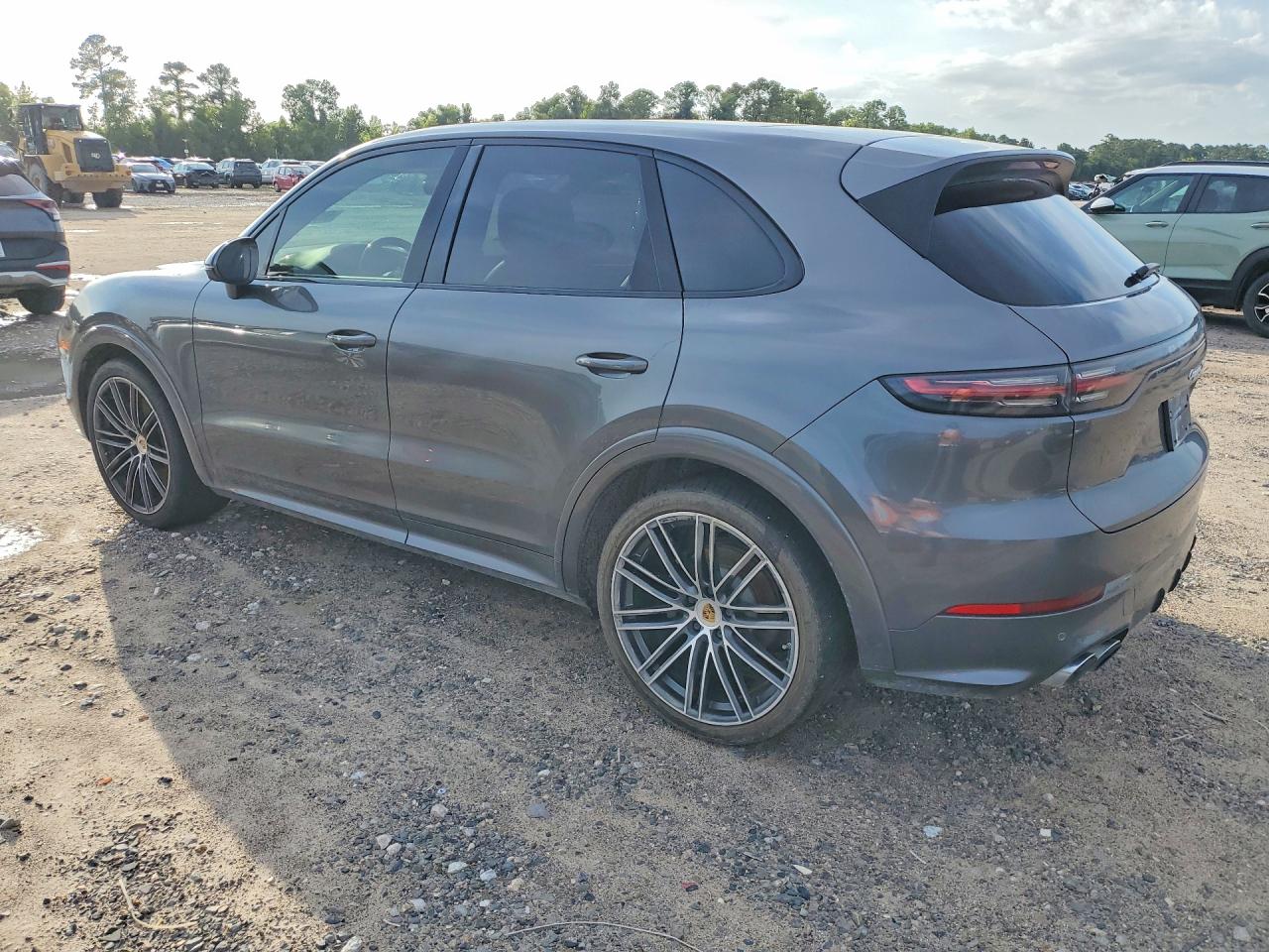 2019 PORSCHE CAYENNE