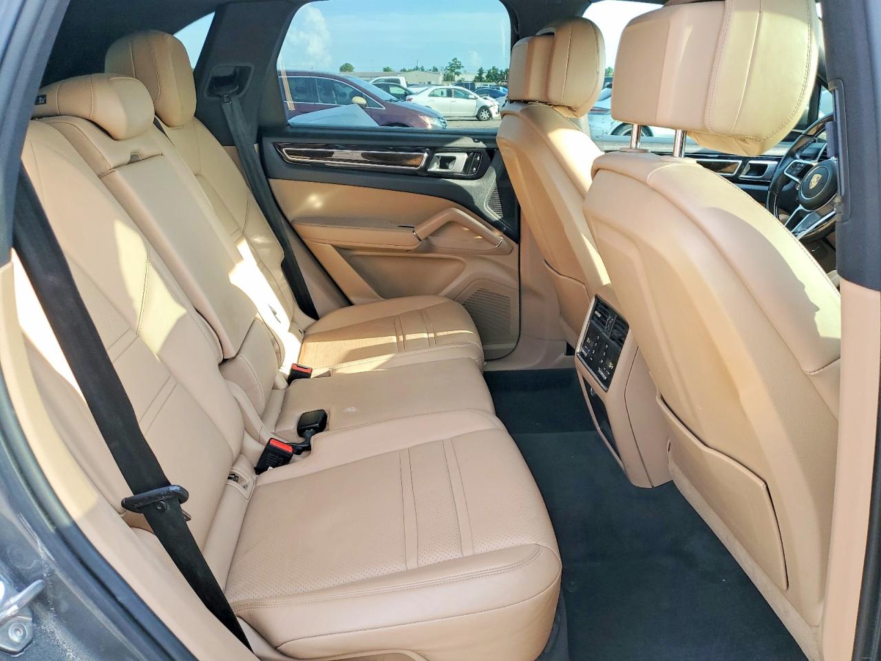 2019 PORSCHE CAYENNE