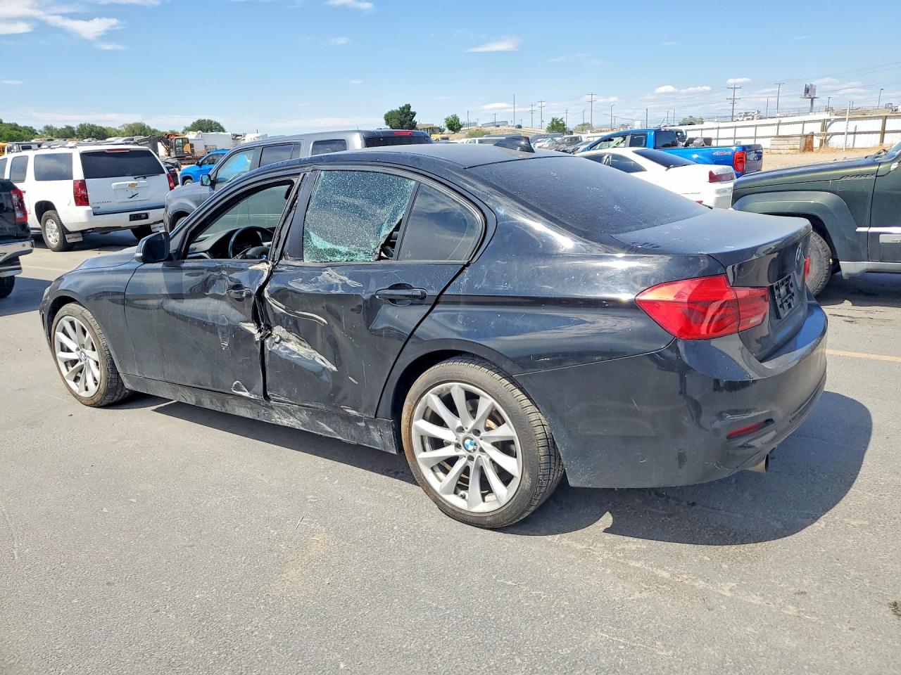 2018 BMW 3-Series 320 — ?