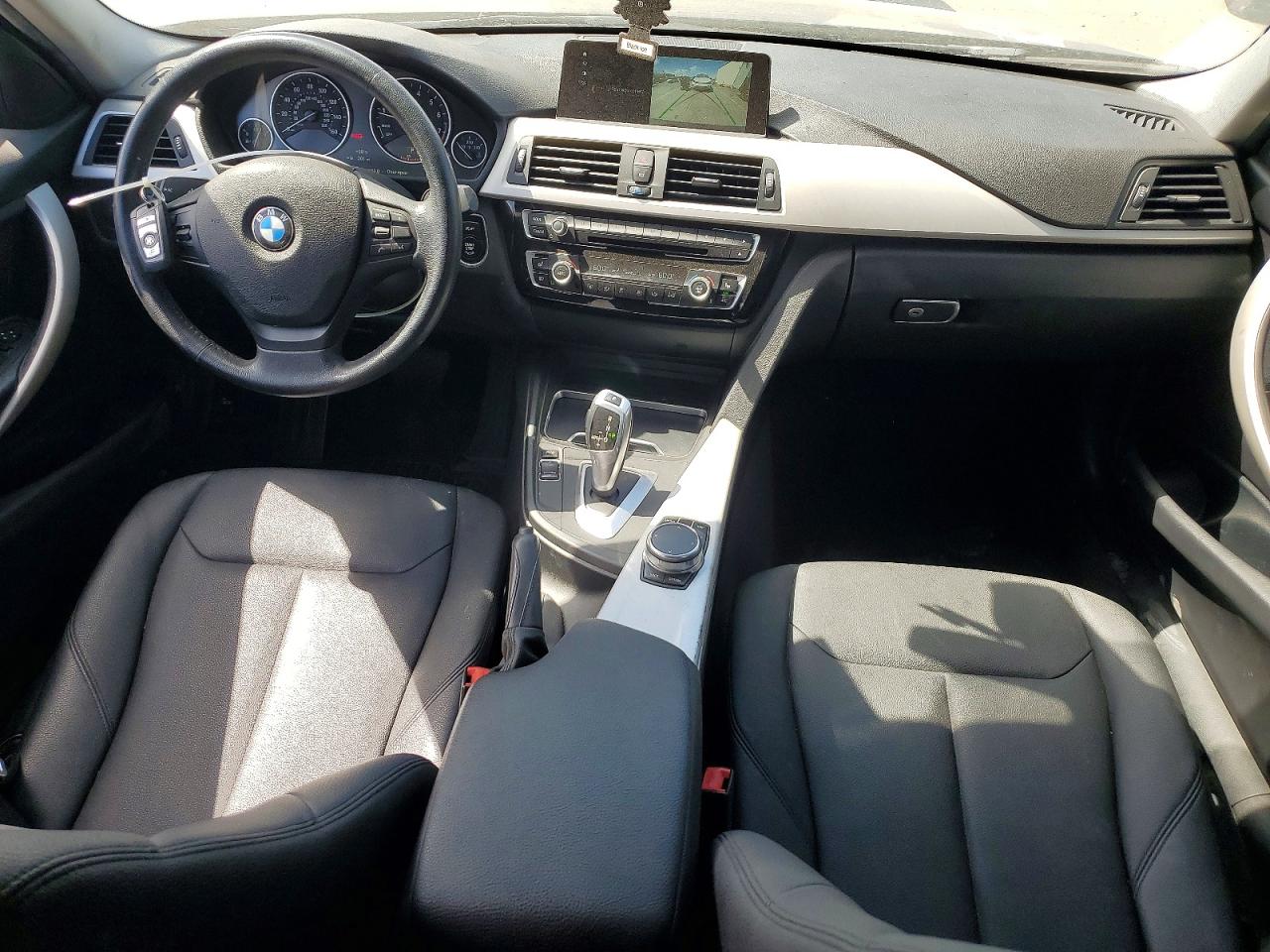 2018 BMW 3-Series 320