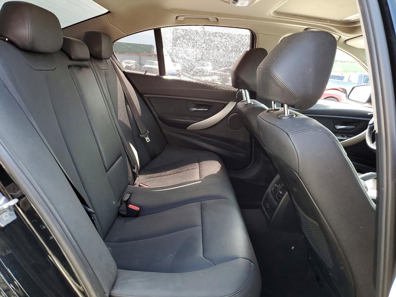 2018 BMW 3-Series 320
