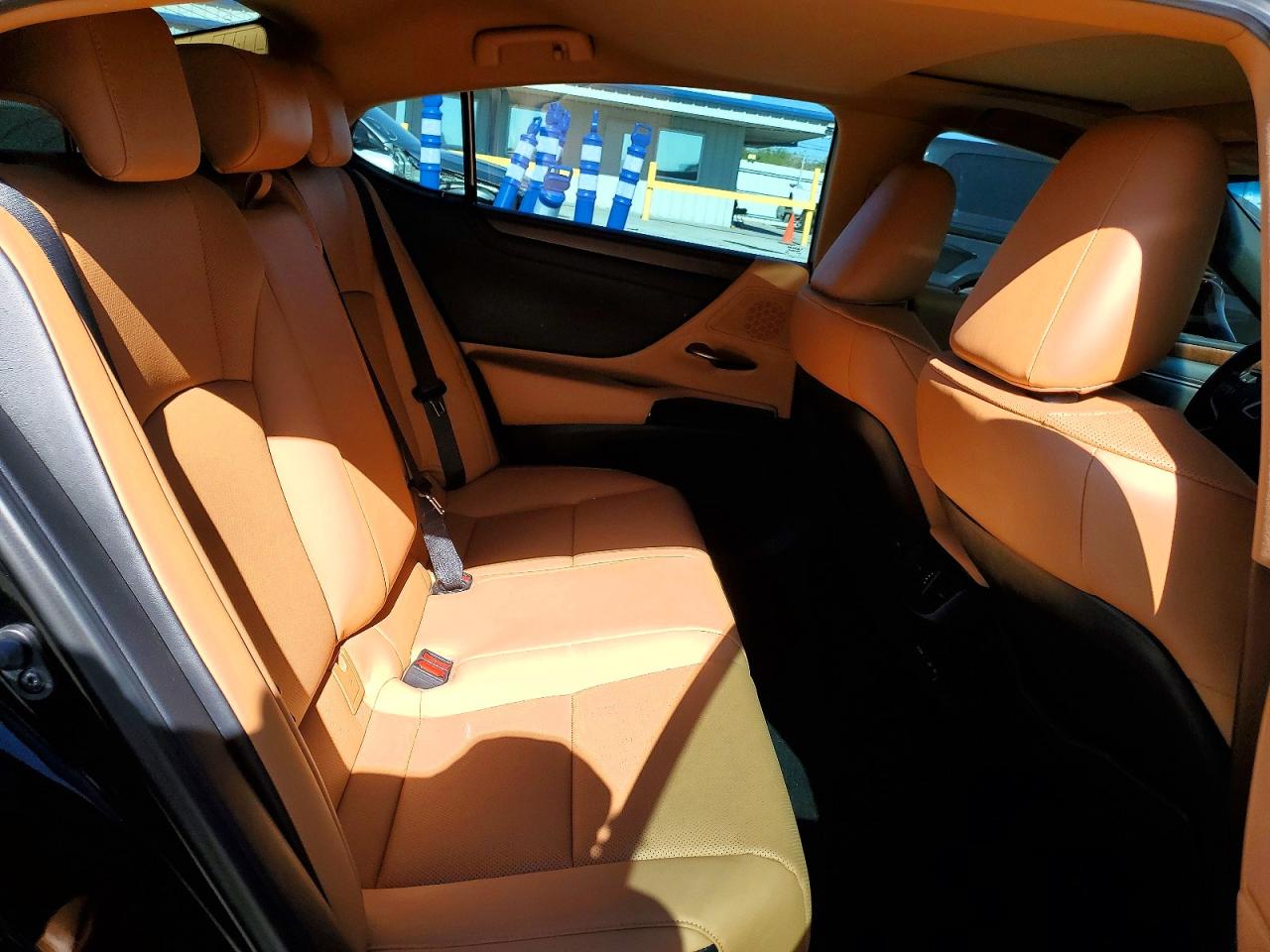 2025 LEXUS ES 350 — ?