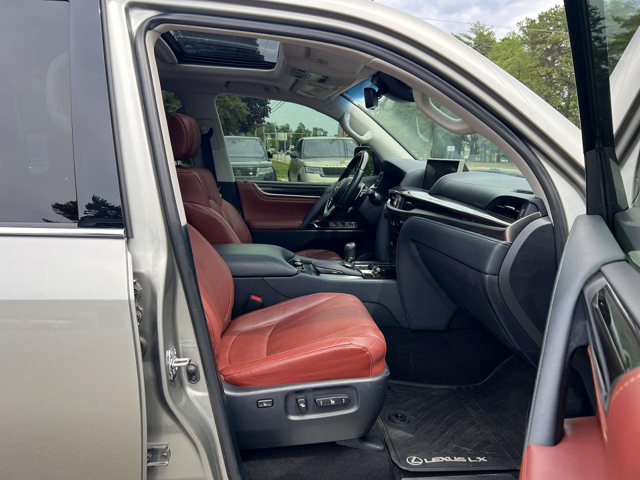 2021 LEXUS LX