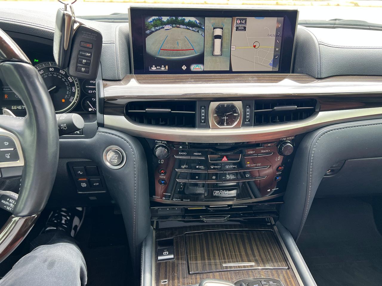2021 LEXUS LX