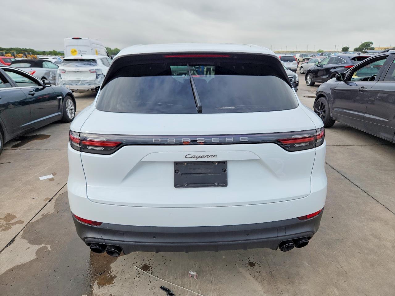 2022 PORSCHE CAYENNE — ?