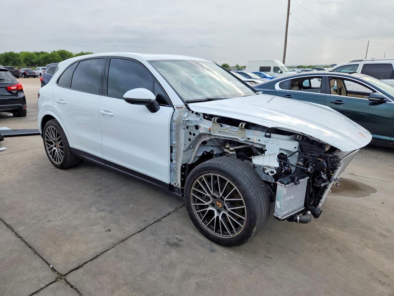 2022 PORSCHE CAYENNE