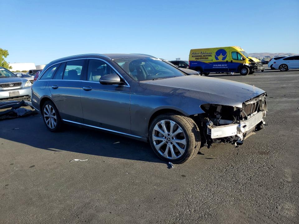 2017 MERCEDES-BENZ E