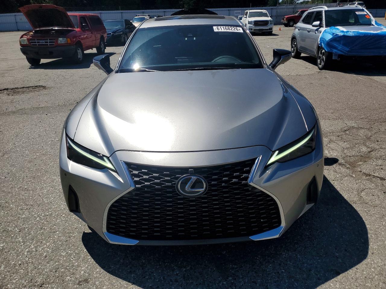 2022 LEXUS IS