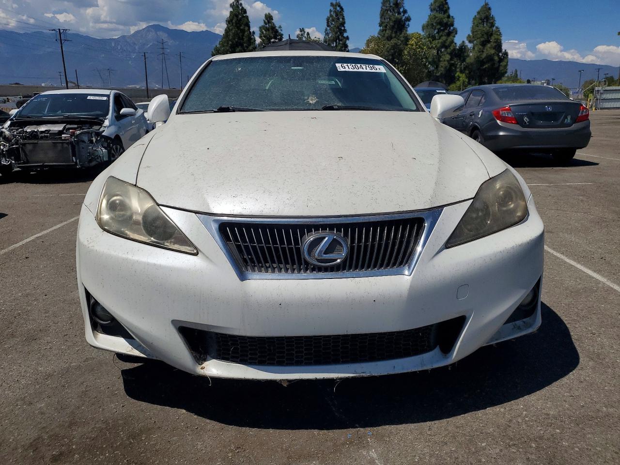 2011 LEXUS IS