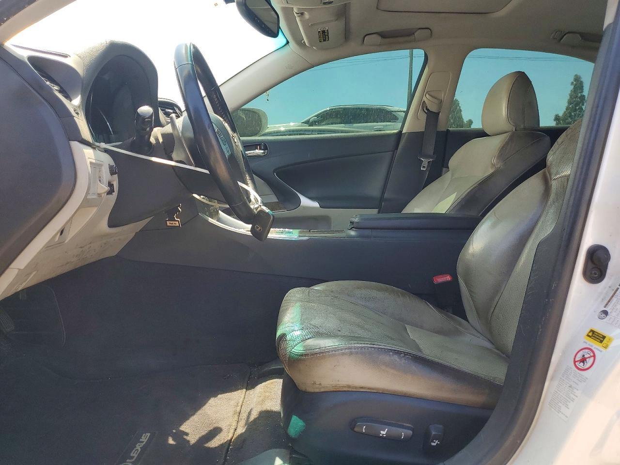 2011 LEXUS IS