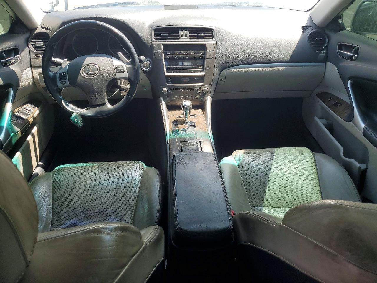 2011 LEXUS IS