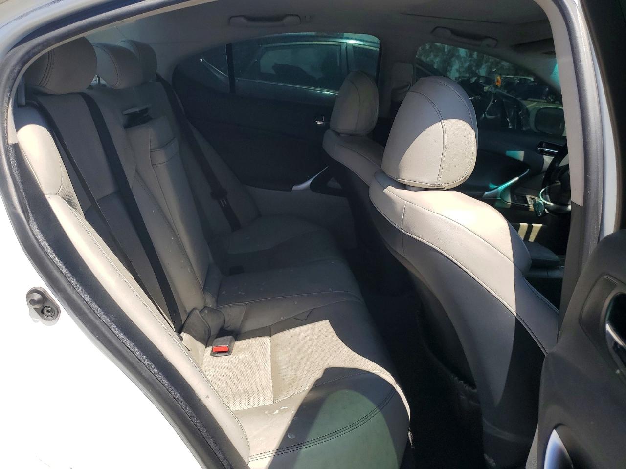 2011 LEXUS IS