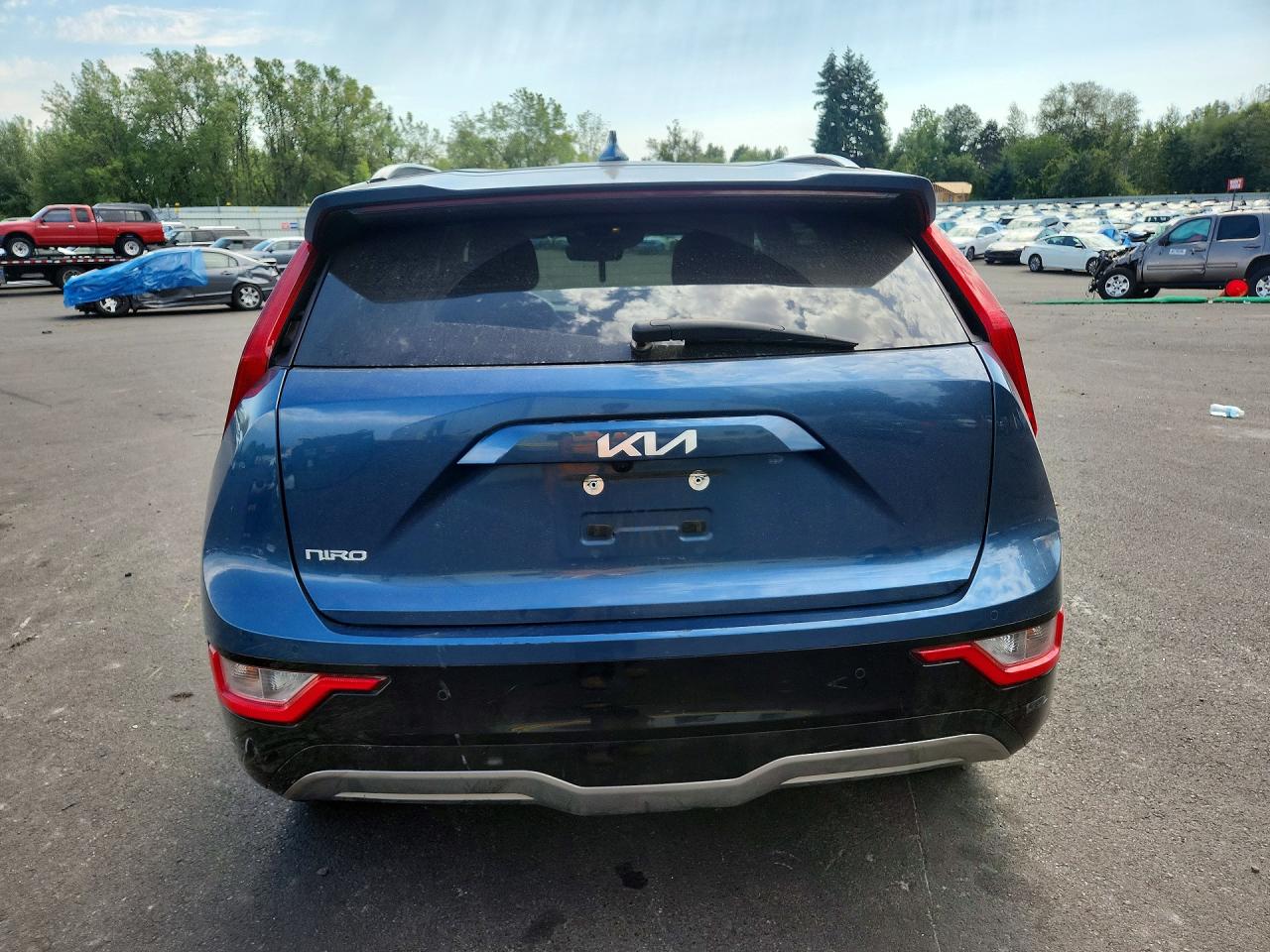 2023 KIA NIRO